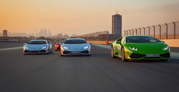 Rent Lamborghini in Dubai for seven days and get two days free